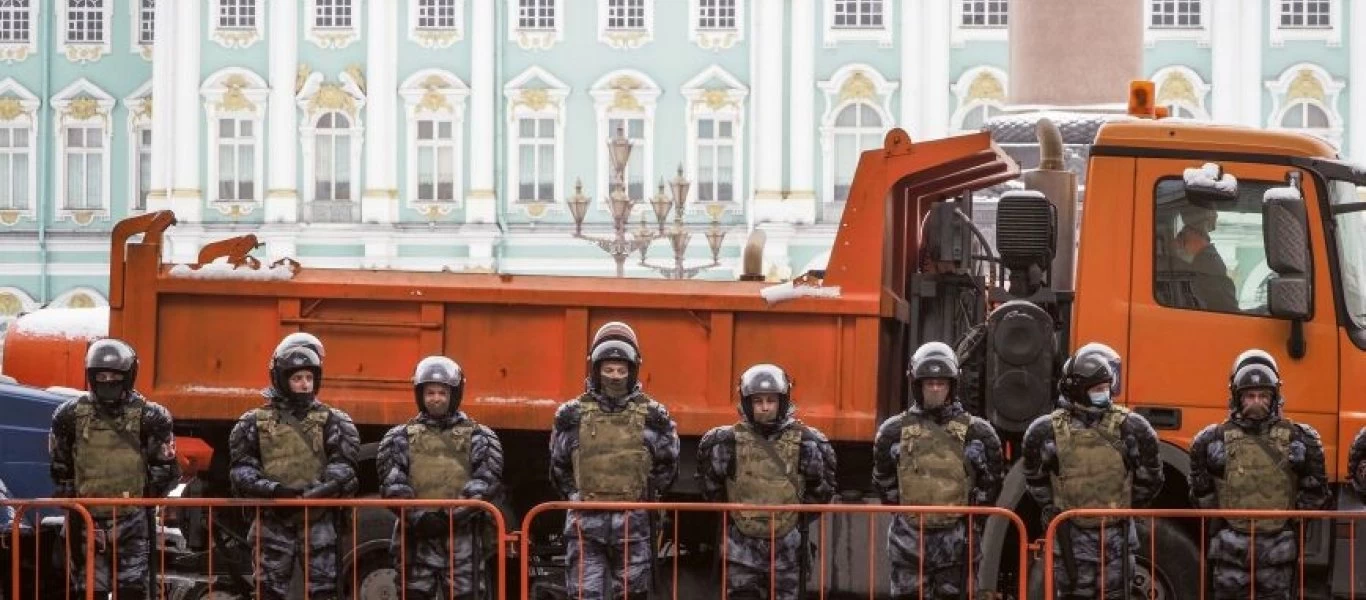 Μόσχα: Πυρκαγιά σε όχημα της αστυνομίας εν μέσω διαδηλώσεων